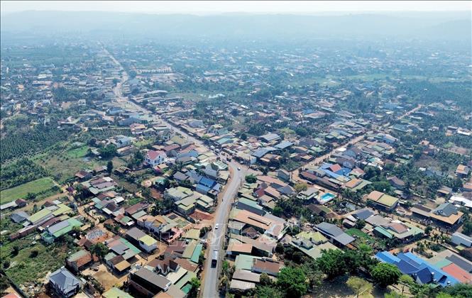 Trung tâm xã Đắk Gằn, huyện Đắk Mil, một trong các địa phương có mật độ dân cư đông nhất tỉnh Đắk Nông hiện nay. Ảnh: TTXVN phát
