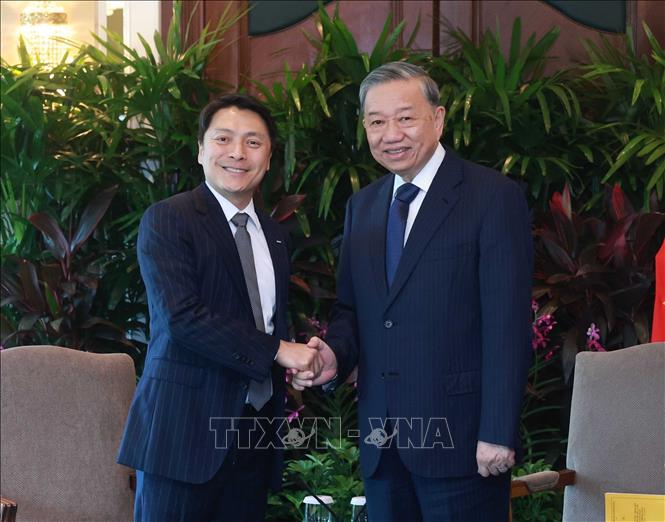 Party General Secretary To Lam receives Louis Lim, Chief Executive Officer, Real Estate Division of Keppel Corporation. VNA Photo: Thống Nhất