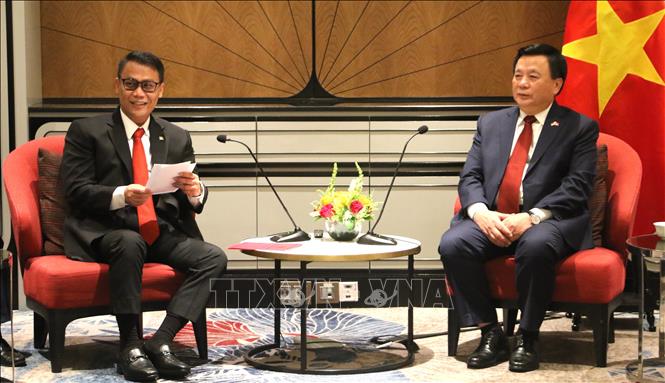 Đồng chí Nguyễn Xuân Thắng gặp gỡ và trao đổi với Đảng Dân chủ Đấu tranh Indonesia (PDI-P) do ông Ahmad Basarah, thành viên Ban Lãnh đạo PDI-P, Phụ trách Đối ngoại của Đảng, làm Trưởng đoàn. Ảnh: TTXVN 