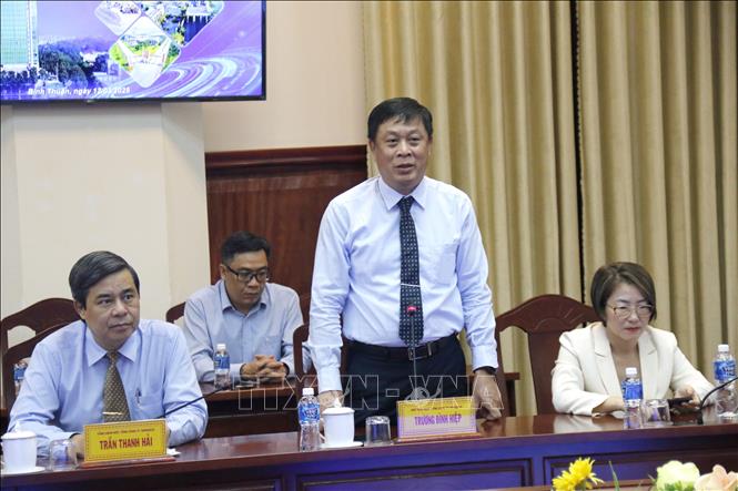 Ông Trương Đình Hiệp, Chủ tịch Hội đồng quản trị Tổng Công ty Sonadezi, phát biểu tại buổi làm việc. Ảnh: Nguyễn Thanh - TTXVN