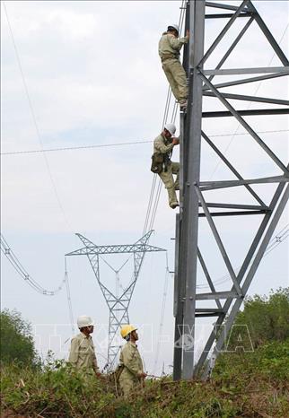 Truyền tải điện Kon Tum -Gia Lai làm tốt công tác quản lý vận hành đường dây 500 kV. Ảnh: Ngọc Hà - TTXVN