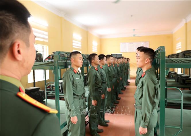 Các tân binh được rèn luyện tác phong, nề nếp trong quân đội tại Trung đoàn 24. Ảnh: Hoàng Hùng – TTXVN