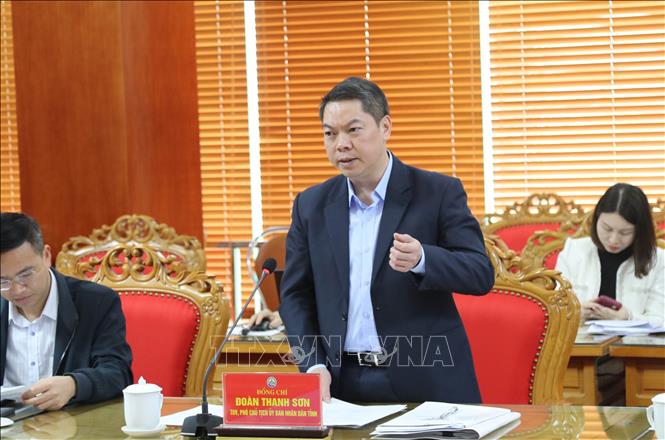 Ông Đoàn Thanh Sơn, Phó Chủ tịch UBND tỉnh Lạng Sơn, phát biểu tại buổi làm việc. Ảnh: Quang Duy – TTXVN