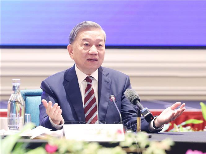 Tổng Bí thư Tô Lâm phát biểu tại Tọa đàm doanh nghiệp Việt Nam - Singapore. Ảnh: Thống Nhất – TTXVN