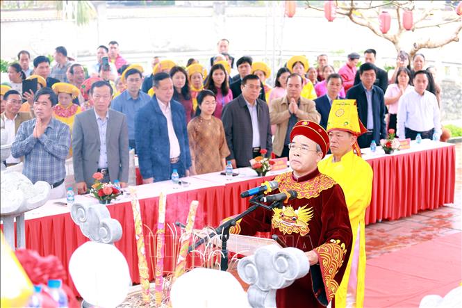 Nghi thức Cung tuyên chúc văn. Ảnh: Mạnh Tú - TTXVN