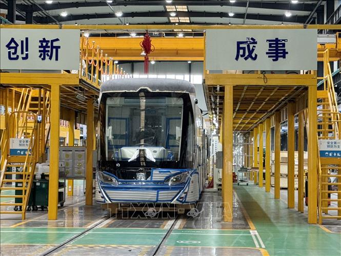 Dây chuyền sản xuất toa tàu điện thông minh xuất khẩu Công ty TNHH Giao thông đường sắt Tứ Xuyên (Trung Quốc). Ảnh: Công Tuyên - PV TTXVN tại Trung Quốc