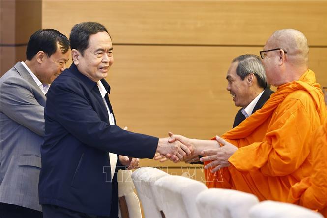 Chủ tịch Quốc hội Trần Thanh Mẫn với đại biểu. Ảnh: Doãn Tấn - TTXVN