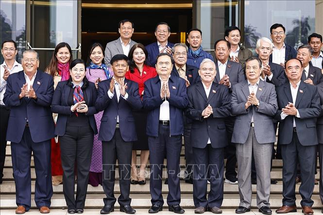 Chủ tịch Quốc hội Trần Thanh Mẫn với đại biểu. Ảnh: Doãn Tấn - TTXVN