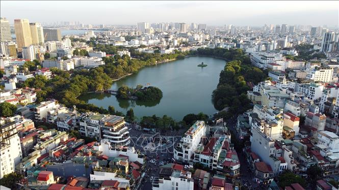 Hồ Hoàn Kiếm ngày nay. Ảnh: Huy Hùng - TTXVN