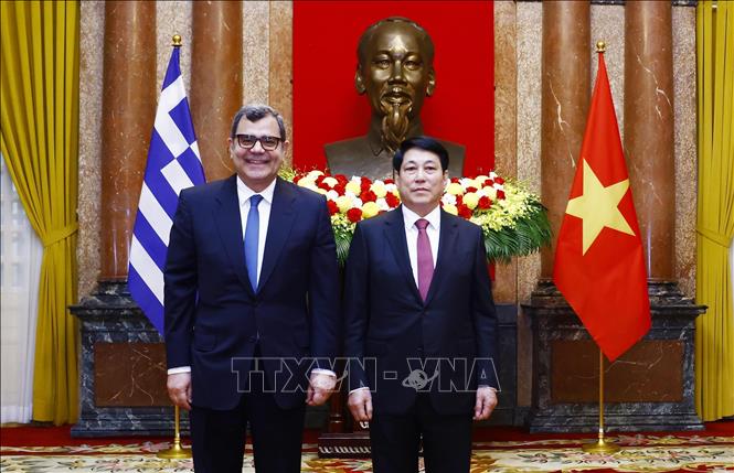 State President Luong Cuong receives Greek Ambassador Antonios Papakostas. VNA Photo: Lâm Khánh