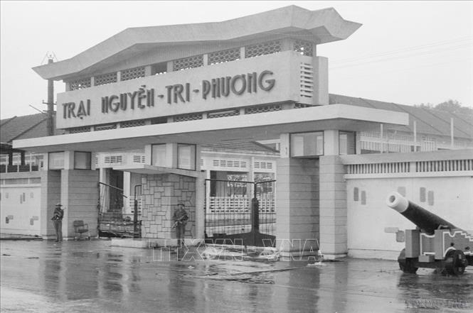 Quân Giải phóng làm chủ các cơ quan ngụy quyền trong thành phố Đà Nẵng. Ảnh: Hoàng Giang - TTXVN