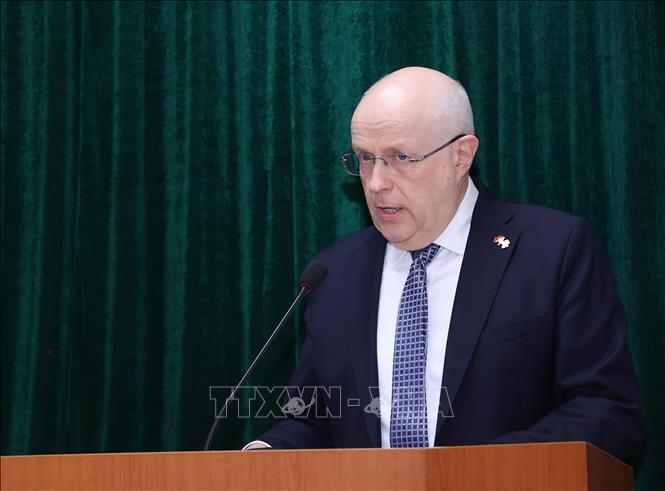 Ambassador of Finland Keijo Norvanto speaks at the seminar. VNA Photo: Văn Điệp
