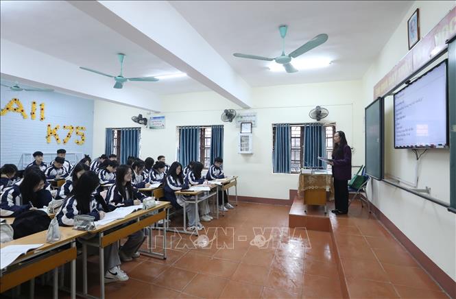 Học sinh của Trường THPT Việt Bắc, tỉnh Lạng Sơn, ôn tập chuẩn bị cho Kỳ thi tốt nghiệp THPT 2025. Ảnh: Anh Tuấn – TTXVN
