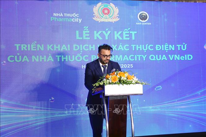 Tổng Giám đốc Công ty Cổ phần Dược phẩm Pharmacity Deepanshu Madan phát biểu. Ảnh: Phạm Kiên - TTXVN