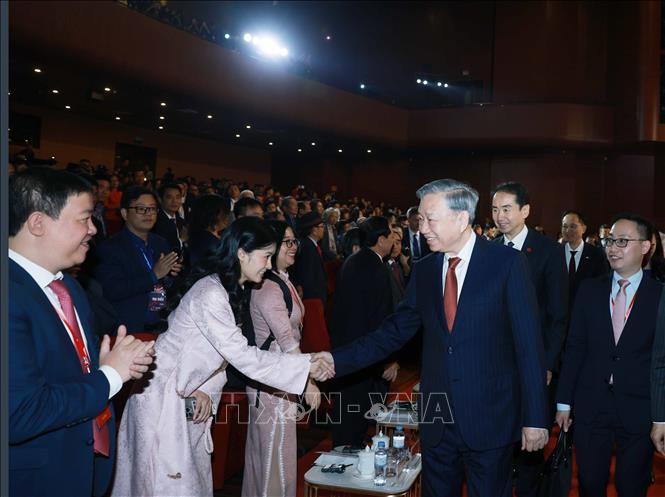 Tổng Bí thư Tô Lâm đến dự chương trình Gặp gỡ lưu học sinh, sinh viên Việt Nam - Trung Quốc các thời kỳ. Ảnh: Thống Nhất – TTXVN
