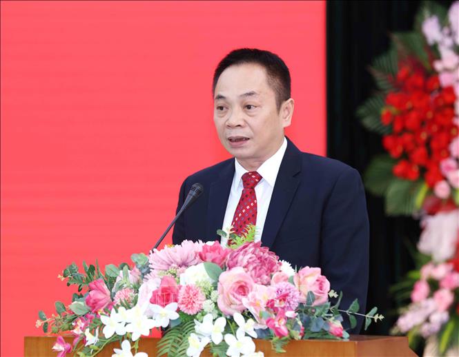 Đồng chí Ngô Thanh Sơn, Bí thư Đảng uỷ, Chánh Văn phòng TTXVN trình bày báo cáo chính trị. Ảnh: Phương Hoa – TTXVN