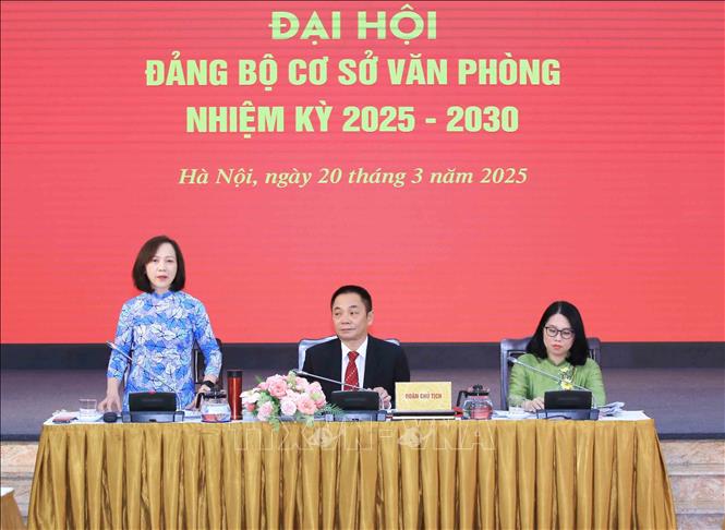 Đoàn Chủ tịch điều hành Đại hội. Ảnh: Thành Phương – TTXVN
