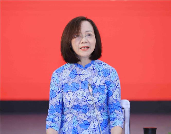 Đồng chí Phan Thị Hồng Yến, Phó Bí thư Đảng uỷ, Chủ nhiệm Ủy ban Kiểm tra Đảng ủy Văn phòng, Phó Chánh Văn phòng tham gia điều hành Đại hội. Ảnh: Thành Phương – TTXVN
