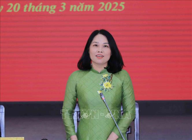 Đồng chí Bùi Thị Hoà, Ủy viên Thường vụ Đảng ủy Văn phòng, Phó Chánh Văn phòng tham gia điều hành Đại hội. Ảnh: Thành Phương – TTXVN