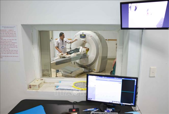 Khoa Chuẩn đoán hình ảnh được trang bị máy móc tối tân, phục vụ cho công tác khám chữa bệnh của bệnh viện. Ảnh: Thanh Tùng - TTXVN