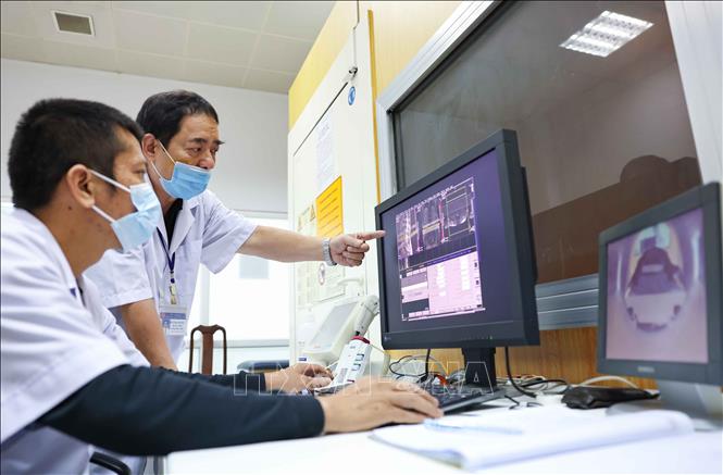 Bệnh viện hiện có 37 khoa, phòng trong đó nhiều khoa, phòng phát triển mạnh như: Khoa Hồi sức tích cực và Chống độc, Khoa Cấp cứu - Can thiệp tim mạch, Khoa Chấn thương chỉnh hình… Ảnh: Thanh Tùng - TTXVN