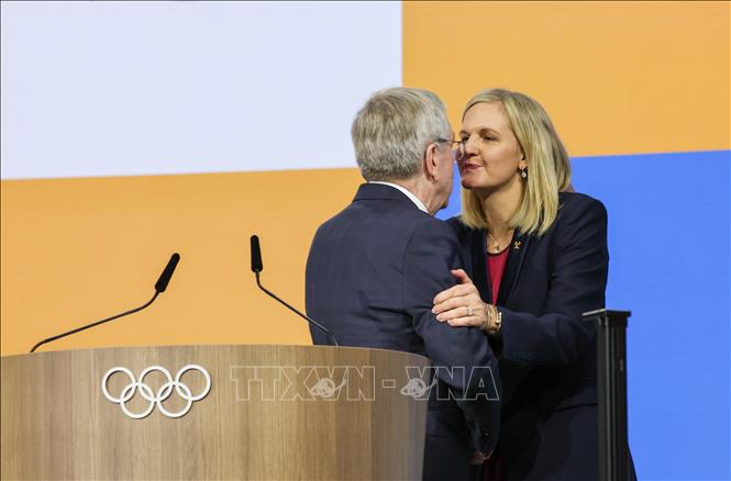 Bà Kirsty Coventry được bầu làm Chủ tịch IOC tại phiên họp IOC lần thứ 144 ở Costa Navarino, Hy Lạp, ngày 20/3/2025. Ảnh: THX/TTXVN