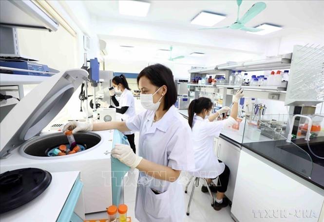  Chi hội Phụ nữ Phòng Kỹ thuật bảo vệ (Bộ Tư lệnh Cảnh vệ, Bộ Công an) - lực lượng chủ chốt trong việc kiểm tra an ninh, kiểm nghiệm thực phẩm, nước uống và trực tiếp tham gia bảo vệ an toàn các đối tượng cảnh vệ. Ảnh: Phạm Kiên - TTXVN