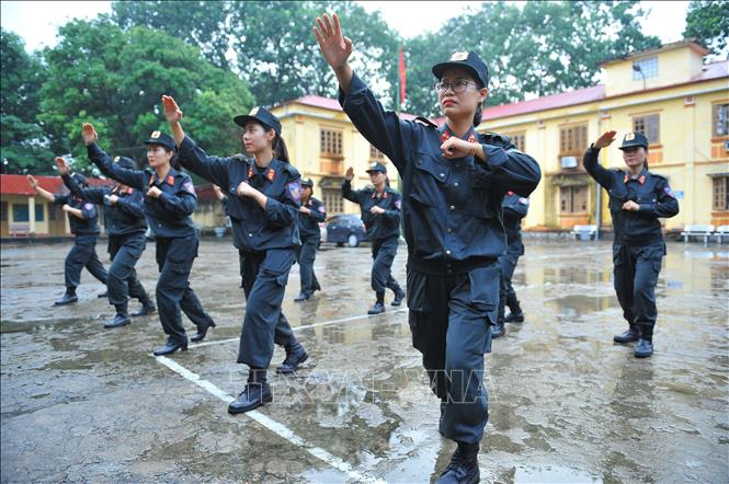 Nữ chiến sĩ cảnh sát cơ động (Công an tỉnh Ninh Bình) - những bóng hồng 