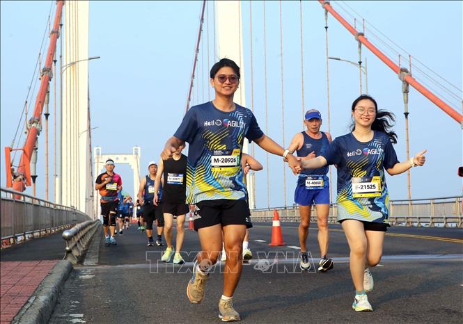 Giới trẻ hào hứng tham gia tranh tài tại Giải Marathon. Ảnh: Trần Lê Lâm – TTXVN 
