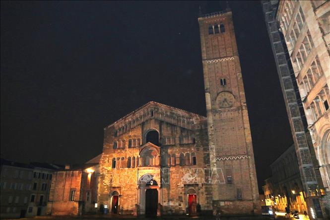 Piazza del Duomo, quảng trường cổ kính, xinh đẹp với những công trình tôn giáo quan trọng nhất của Parma. Ảnh: Trường Dụy - PV TTXVN tại Italy