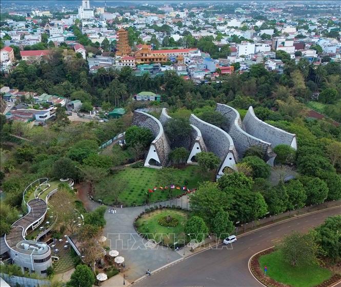Bảo tàng Thế giới cà phê, điểm nhấn kiến trúc và thăm quan du lịch rất riêng của Buôn Ma Thuột. Ảnh: Thanh Tùng - TTXVN 