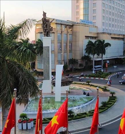 Tượng đài Chiến thắng Buôn Ma Thuột tại Ngã Sáu trung tâm thành phố. Ảnh: Thanh Tùng - TTXVN