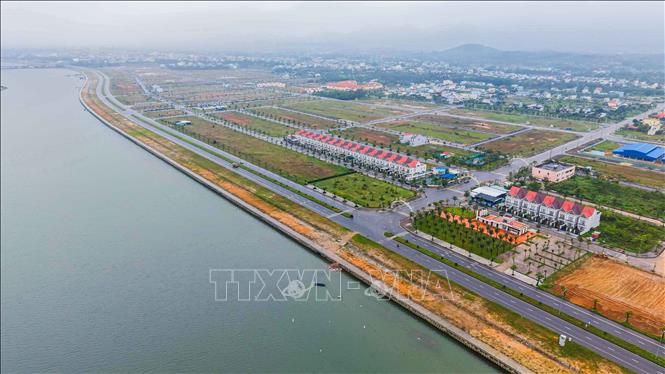 Tuyến đường ven biển khi hoàn thành sẽ tạo động lực cho phát triển kinh tế, du lịch, đô thị tỉnh Quảng Nam. Ảnh: Hoàng Hiếu - TTXVN