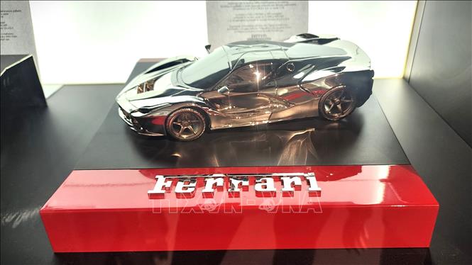 Một mô hình tại cửa hàng lưu niệm của Bảo tàng Ferrari. Ảnh: Thanh Hải-PV TTXVN tại Italy