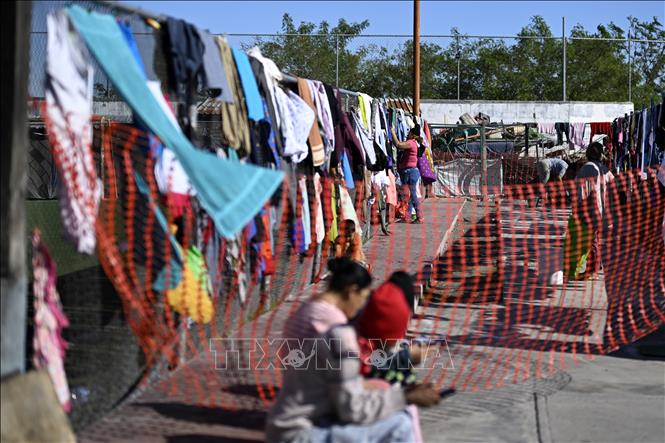 Người di cư tại khu tạm trú ở Reynosa, Tamaulipas, Mexico. Ảnh: THX/TTXVN