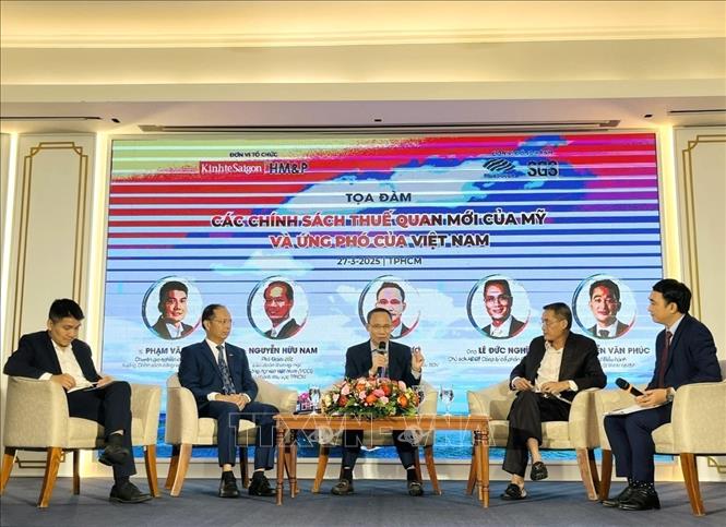 Các chuyên gia, doanh nghiệp tham gia phiên tại đàm tại hội thảo. Ảnh: Mỹ Phương – TTXVN
