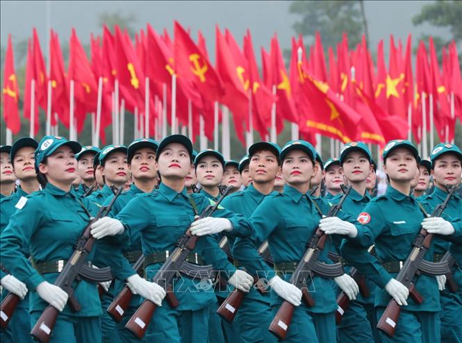 Xây dựng lực lượng dân quân tự vệ hùng hậu, có chất lượng cao là chủ trương chiến lược của Đảng, trách nhiệm của cả hệ thống chính trị và toàn dân, nhằm củng cố, tăng cường tiềm lực quốc phòng, đáp ứng yêu cầu nhiệm vụ bảo vệ Tổ quốc. Ảnh: Trọng Đức – TTXVN