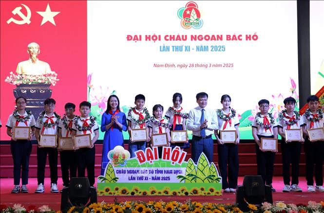 Tuyên dương đại biểu Cháu ngoan Bác Hồ tỉnh Nam Định năm 2025. Ảnh: Nguyễn Lành - TTXVN 