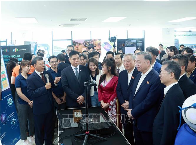 Tổng Bí thư Tô Lâm thăm Khu Công viên Phần mềm số 2. Ảnh: Thống Nhất – TTXVN