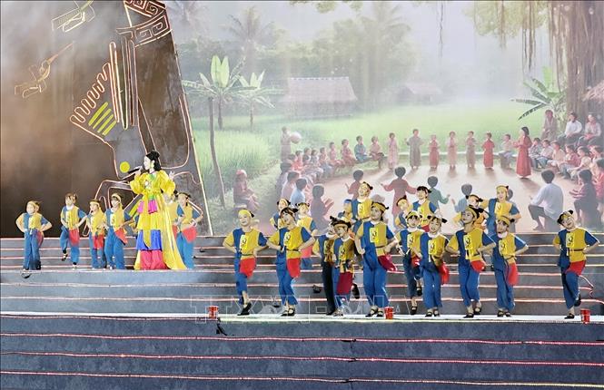 A performance at the festival’s opening ceremony. VNA Photo: Tạ Toàn