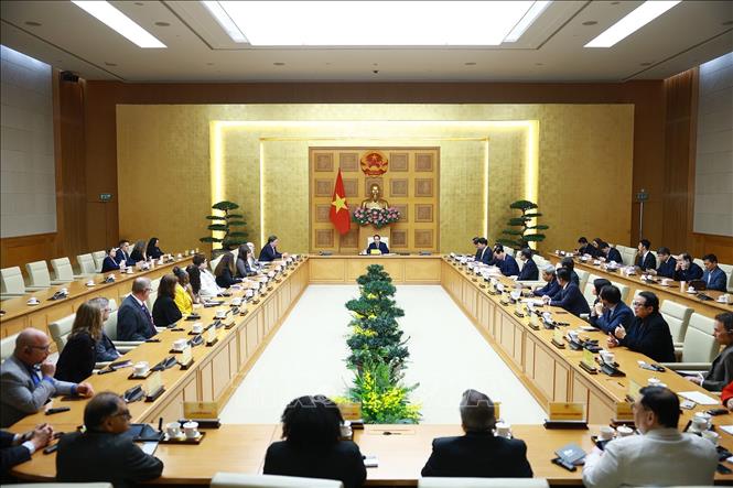 Thủ tướng Phạm Minh Chính tiếp lãnh đạo các trường đại học của Hoa Kỳ sang Việt Nam tham dự Chương trình Hợp tác Học thuật Quốc tế (IAPP). Ảnh: Dương Giang-TTXVN
