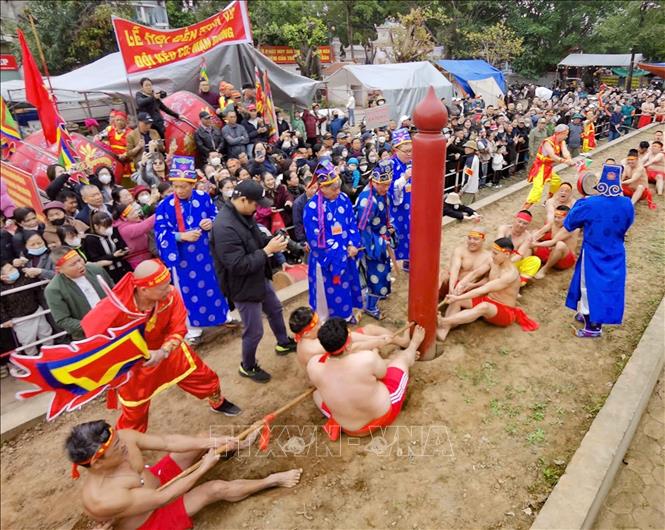 Màn thi đấu gay cấn giữa hai đội. Ảnh: Thanh  Tùng - TTXVN