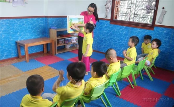 Một giờ học của nhóm lớp nhỡ tại Trung tâm hỗ trợ phát triển giáo dục hòa nhập Thanh Thảo (Thái Bình). Ảnh: Thu Hoài - TTXVN