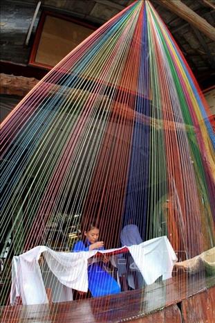 XQ Nha Trang, trung tâm nghệ thuật và thủ công truyền thống, đã trở thành một địa chỉ du lịch văn hóa và tham quan hấp dẫn du khách tại Festival Biển Nha Trang-Khánh Hòa 2015. Ảnh: Nhật Anh - TTXVN
