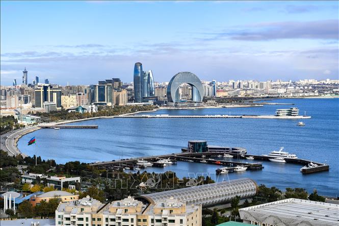 (Tư liệu) Bờ biển Caspi tại Baku, Azerbaijan. Ảnh: THX/TTXVN