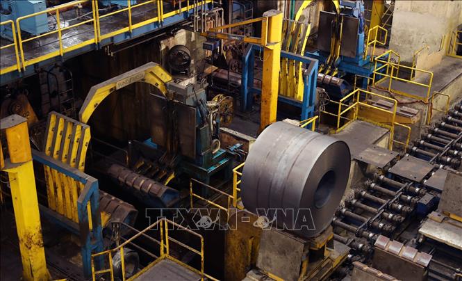 Thép cuộn cán nóng HRC là sản phẩm chủ lực của nhà máy thép Hoà Phát Dung Quất, Quảng Ngãi. Ảnh: Quốc Khánh - TTXVN