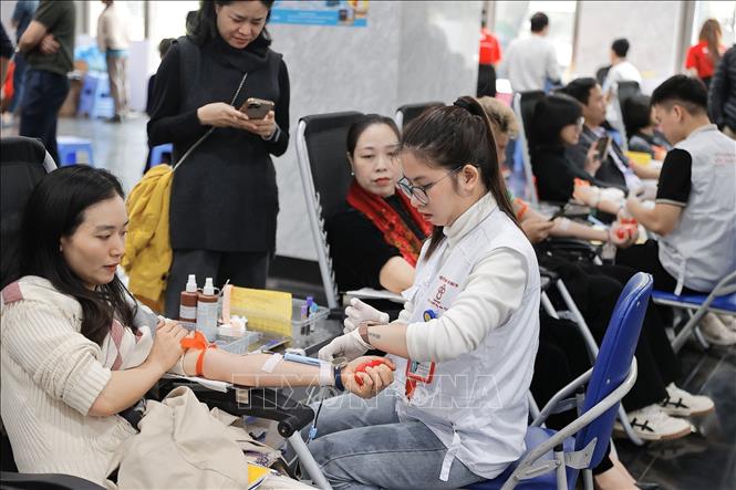 Đến nay, mạng lưới công tác vận động HMTN toàn quốc đã được hình thành và từng bước hoàn thiện với 100% các tỉnh, thành phố thành lập Ban Chỉ đạo cấp tỉnh; trên 99% có Ban Chỉ đạo cấp huyện và trên 86% số xã, phường có Ban Chỉ đạo. Ảnh: Minh Quyết – TTXVN