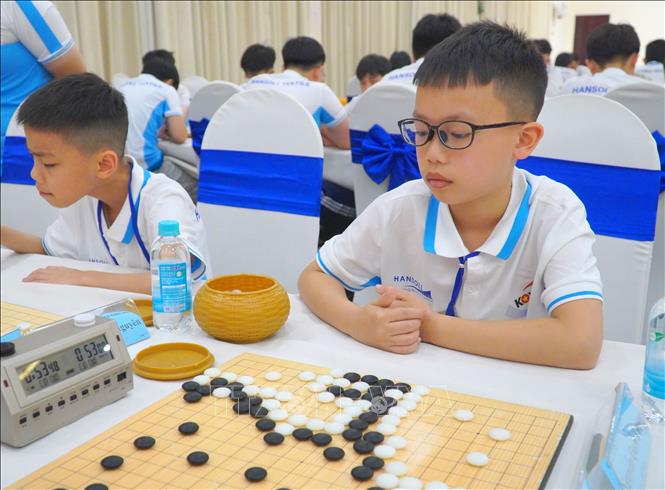 Kỳ thủ Nguyễn Quốc Cường (Hải Phòng) thi đấu nội dung Cờ tiêu chuẩn nam. Ảnh: Trung Tuyến – TTXVN