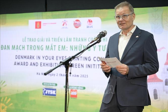 Đại sứ đặc mệnh toàn quyền Vương quốc Đan Mạch Nicolai Prytz phát biểu. Ảnh: Lương Hiếu/TTXVN phát