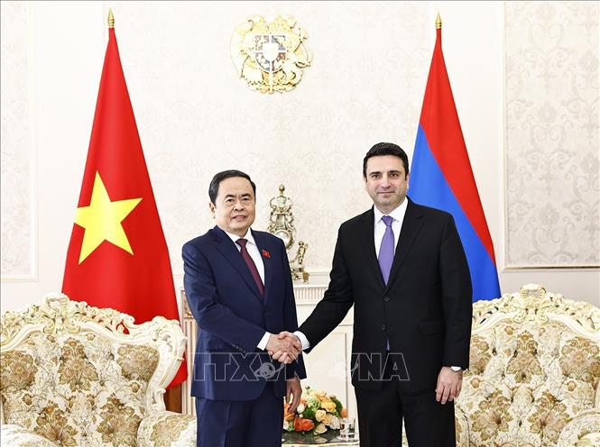 Chủ tịch Quốc hội Trần Thanh Mẫn gặp hẹp Chủ tịch Quốc hội Armenia Alen Simonyan. Ảnh: Doãn Tấn – TTXVN